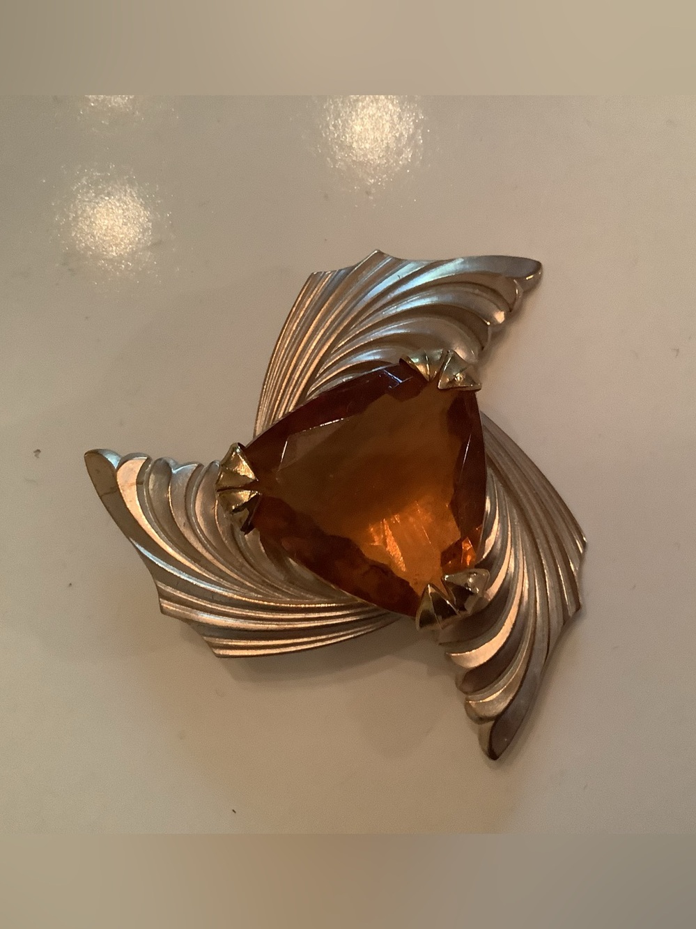 Vintage Gold-Tone Leaf Brooch with Amber Heart Stone